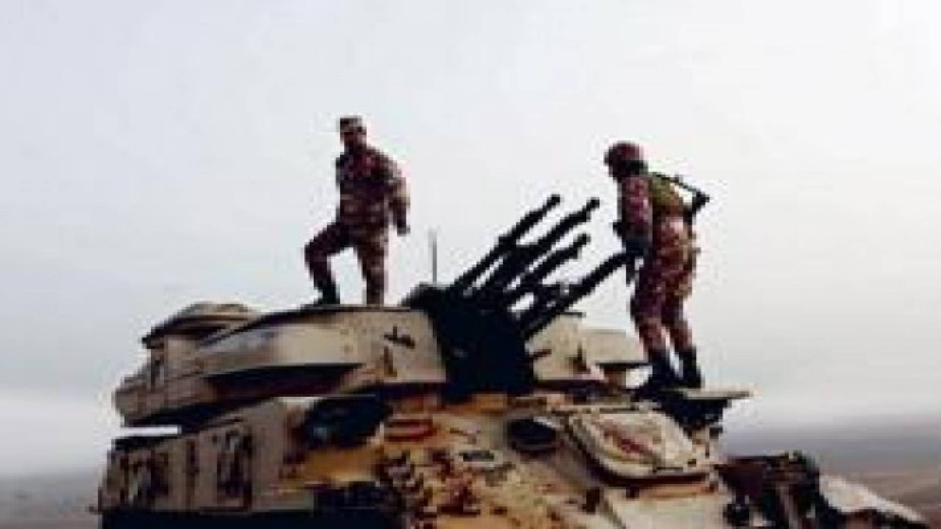 القبض على شخصين يحملان جنسية عربية حاولا اجتياز الحدود