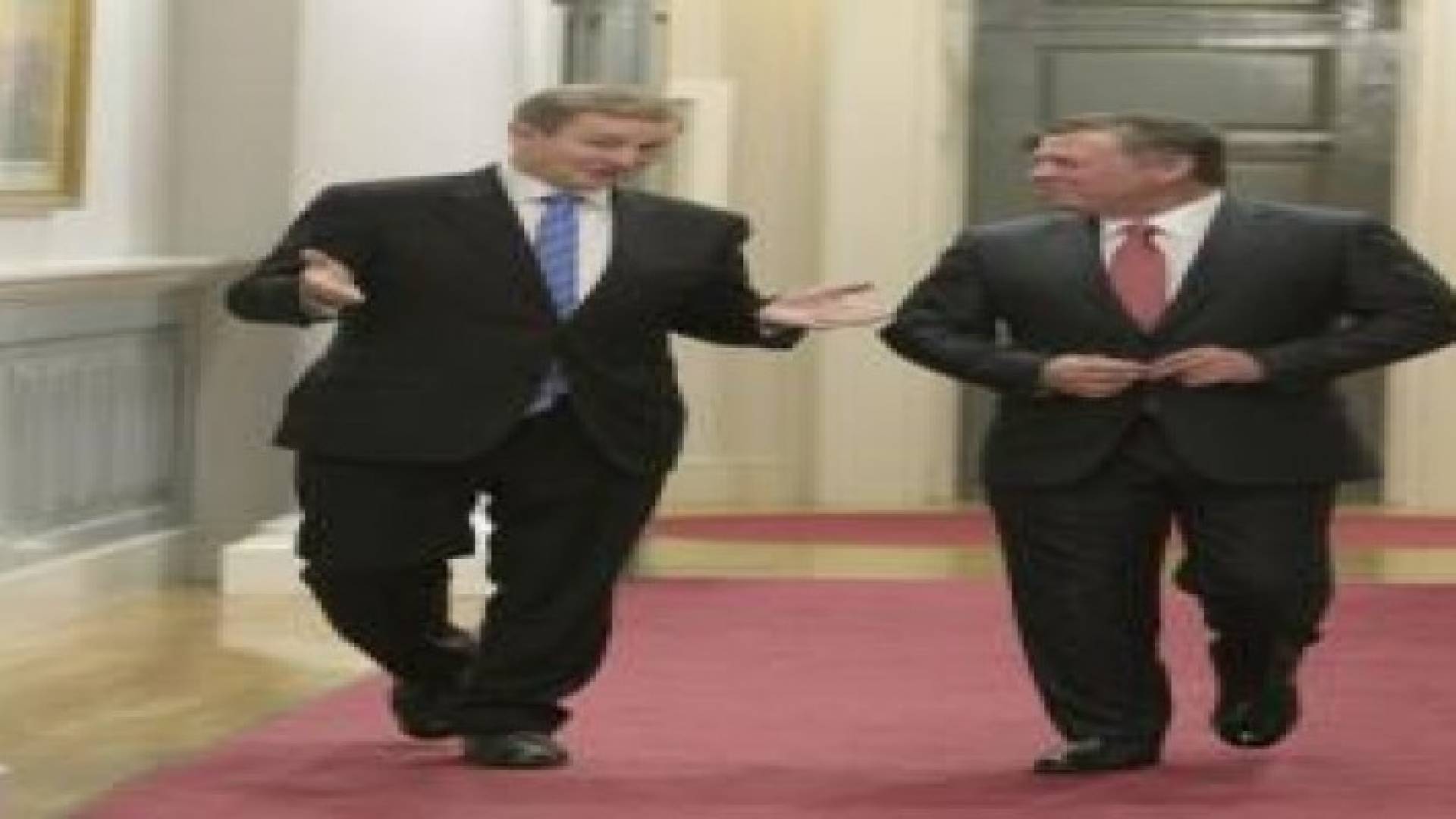 الملك ورئيس وزراء إيرلندا يبحثان عددا من القضايا الإقليمية