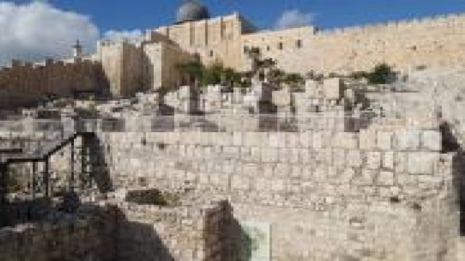 الأردن يطالب الاحتلال بكف يده عن القصور الأموية في القدس