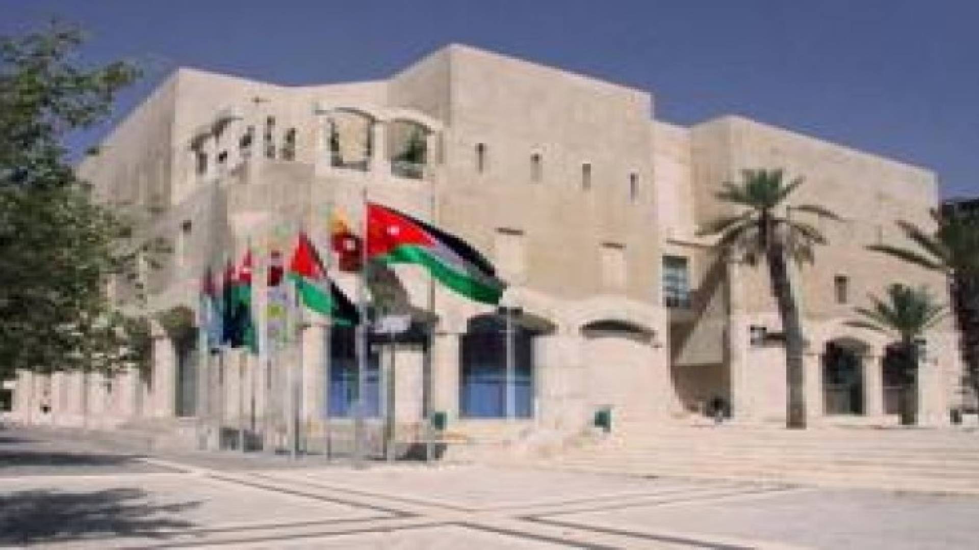 الامانة تدعو المهتمين بخدمة نظام إتصال وتتبع سيارات التاكسي لتقديم عروضهم