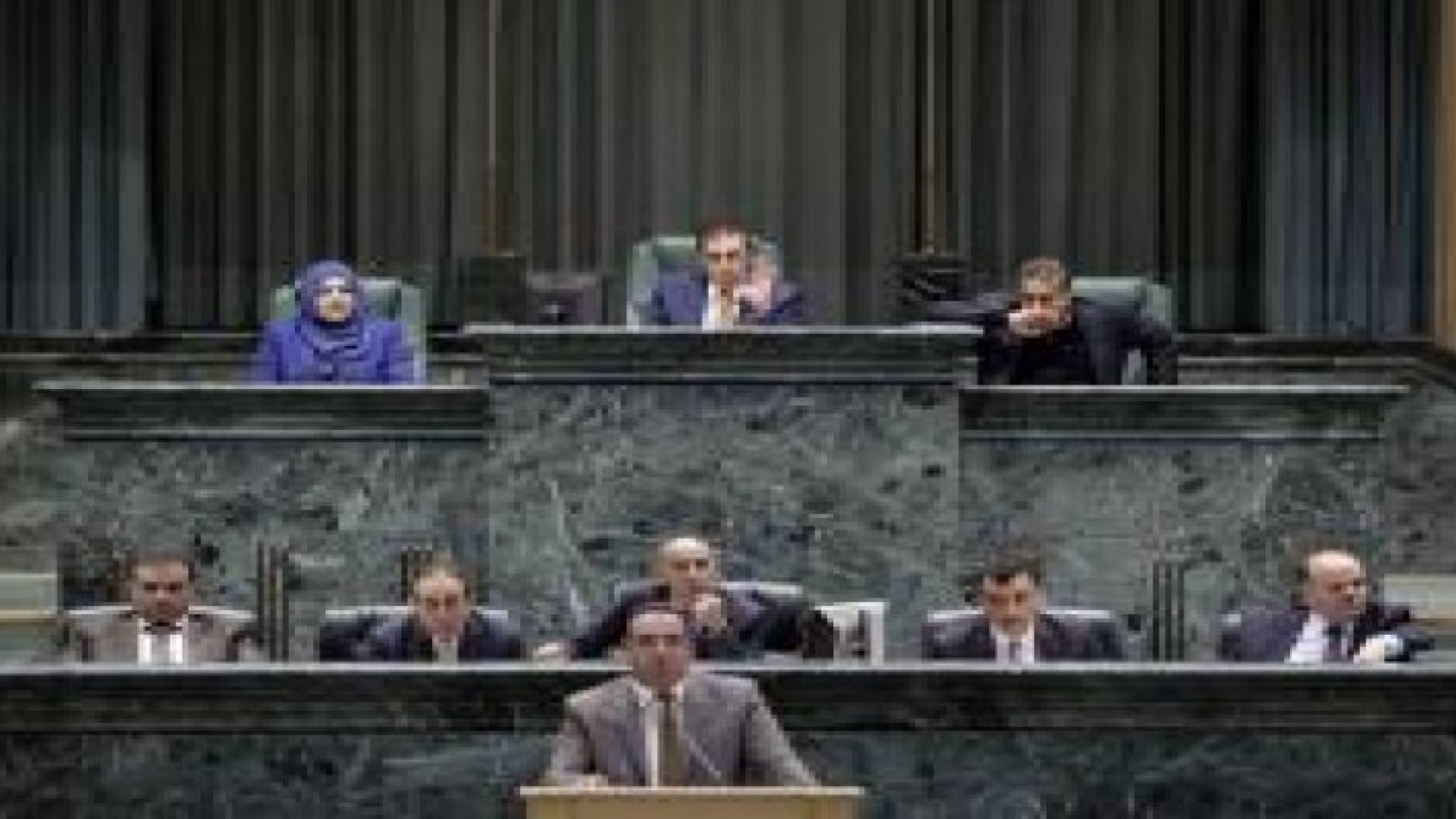 مجلس النواب يبدأ جلسته المسائية بقراءة الفاتحة على روح الحسين بن طلال