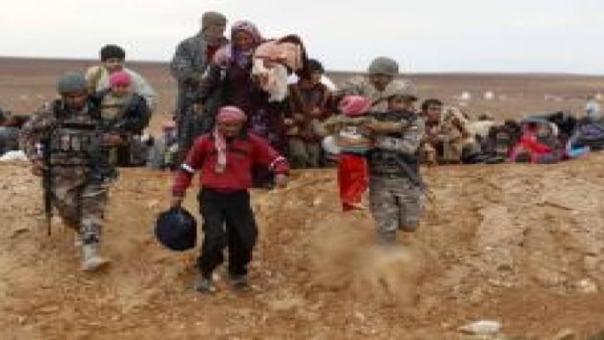 حرس الحدود تستقبل 60 لاجئا سوريا