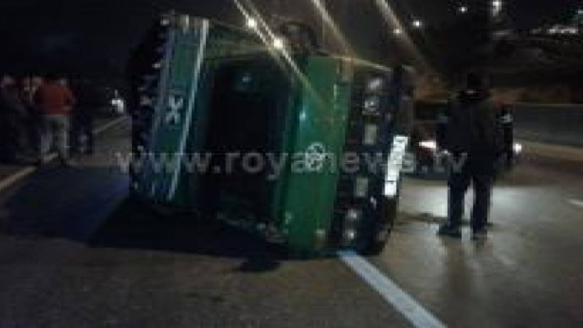 تصادم بين مركبتين على طريق المطار ..صور