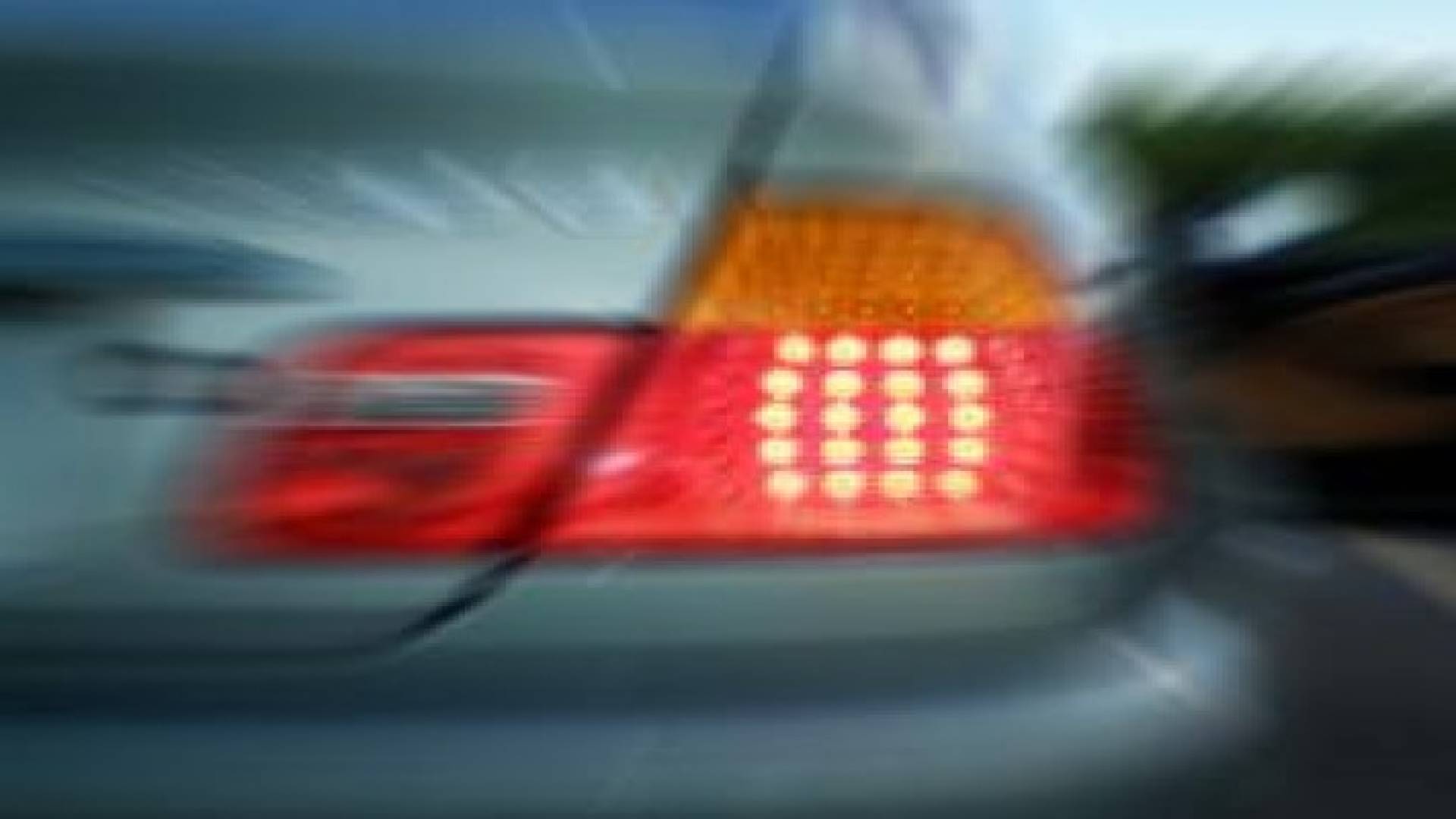 ضابط يتعرض للدهس بمركبة مطلوب .. تفاصيل