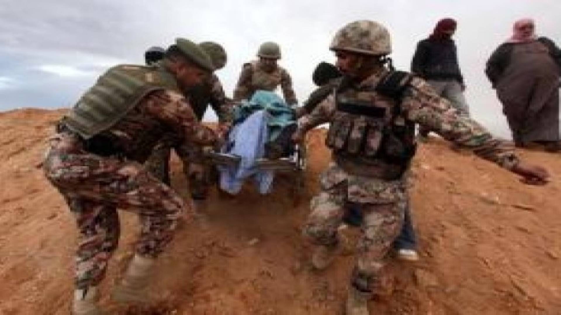 قوات حرس الحدود تستقبل 65 لاجئا سوريا