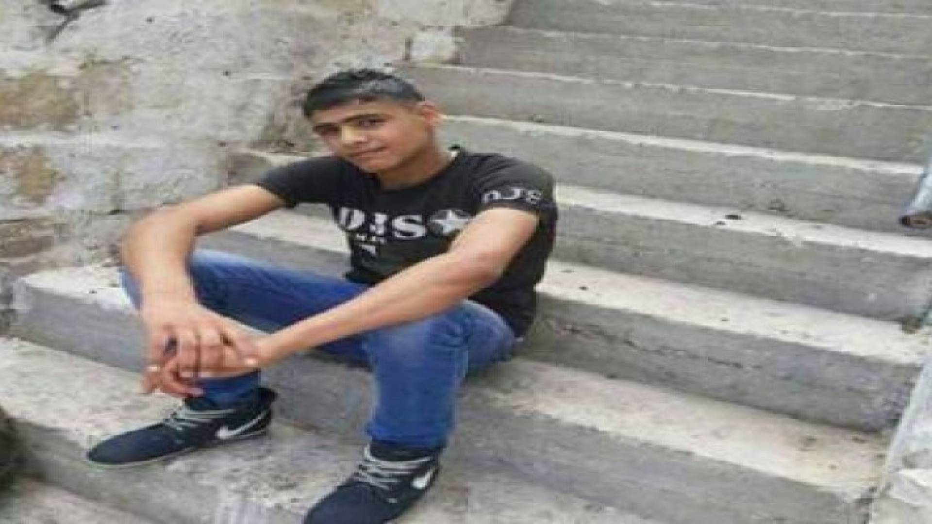 جنود الاحتلال الاسرائيلي استخدموا طفلا كدرع بشري خلال اعتقاله