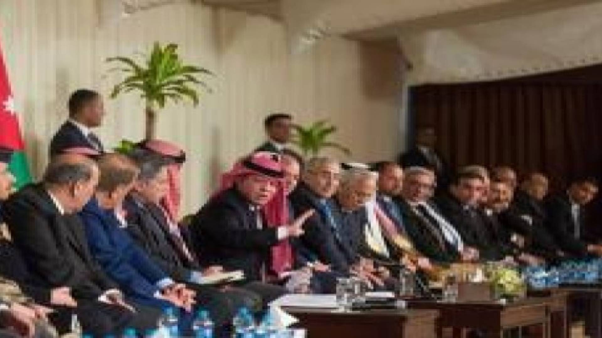 مضامين لقاء جلالة الملك عبد الله بن الحسين بممثلين ووجهاء محافظة المفرق في قضاء منشية بني حسن