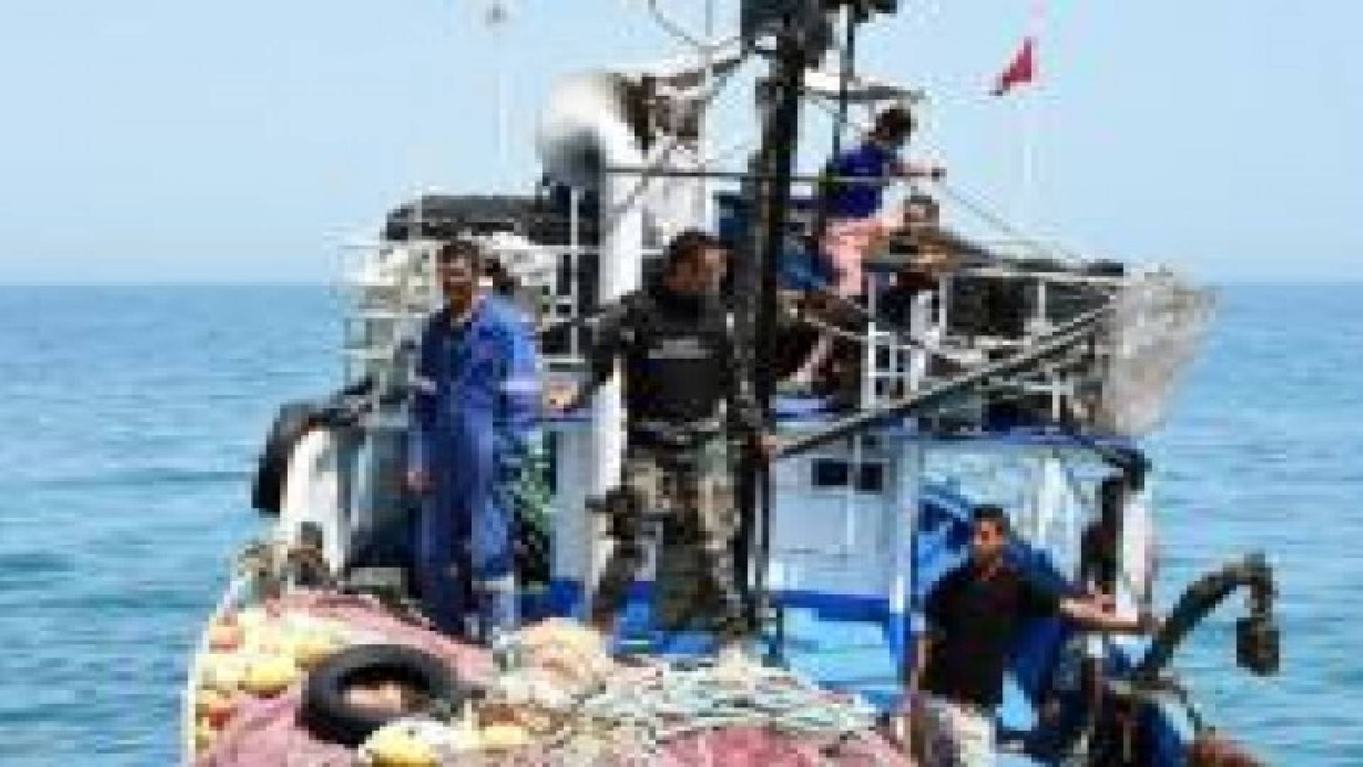 احتجاز 70 بحارا تونسيا فى ليبيا