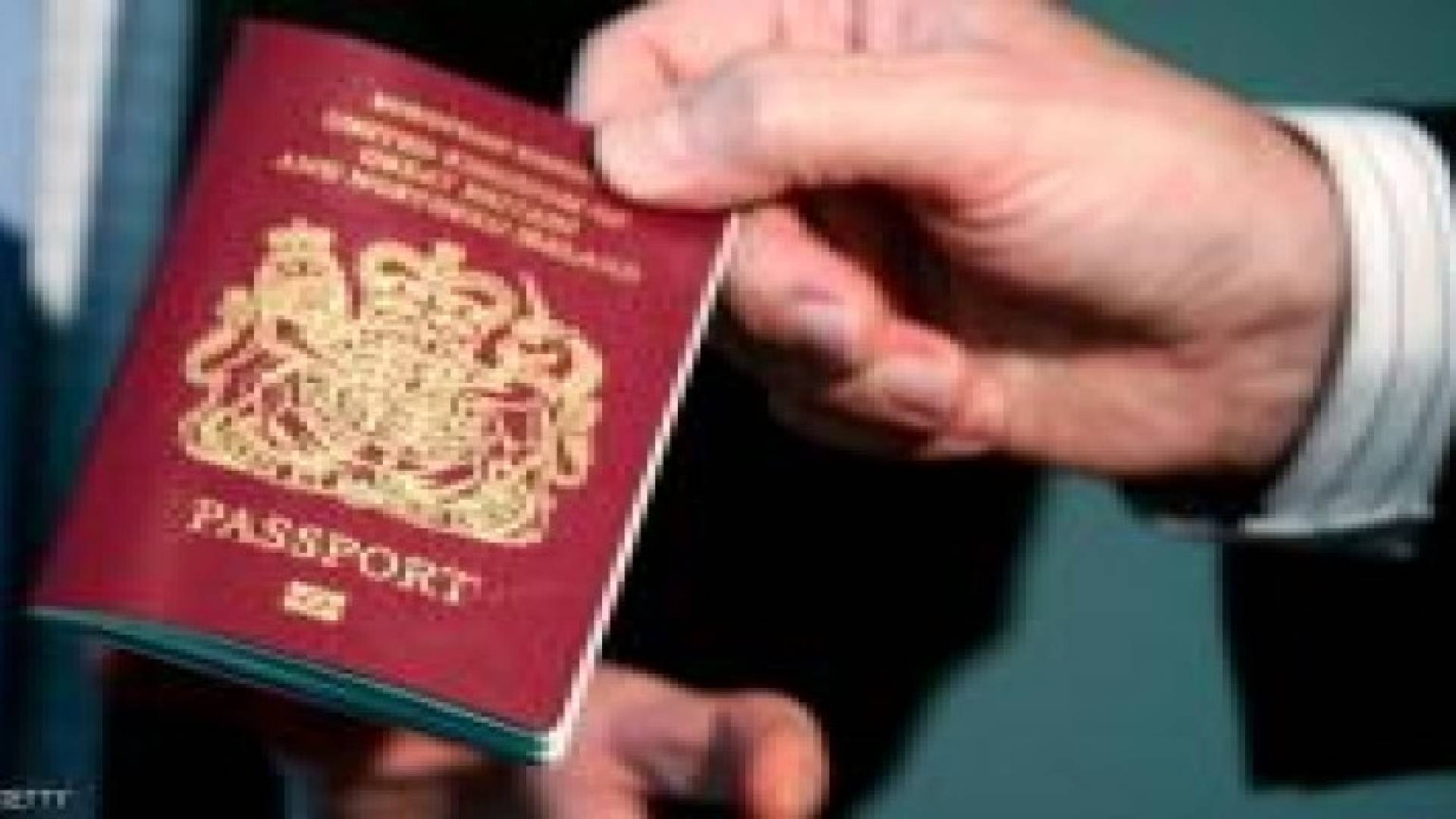 استخدمت جواز سفرها كورق تواليت فمنعت من دخول تايلاند