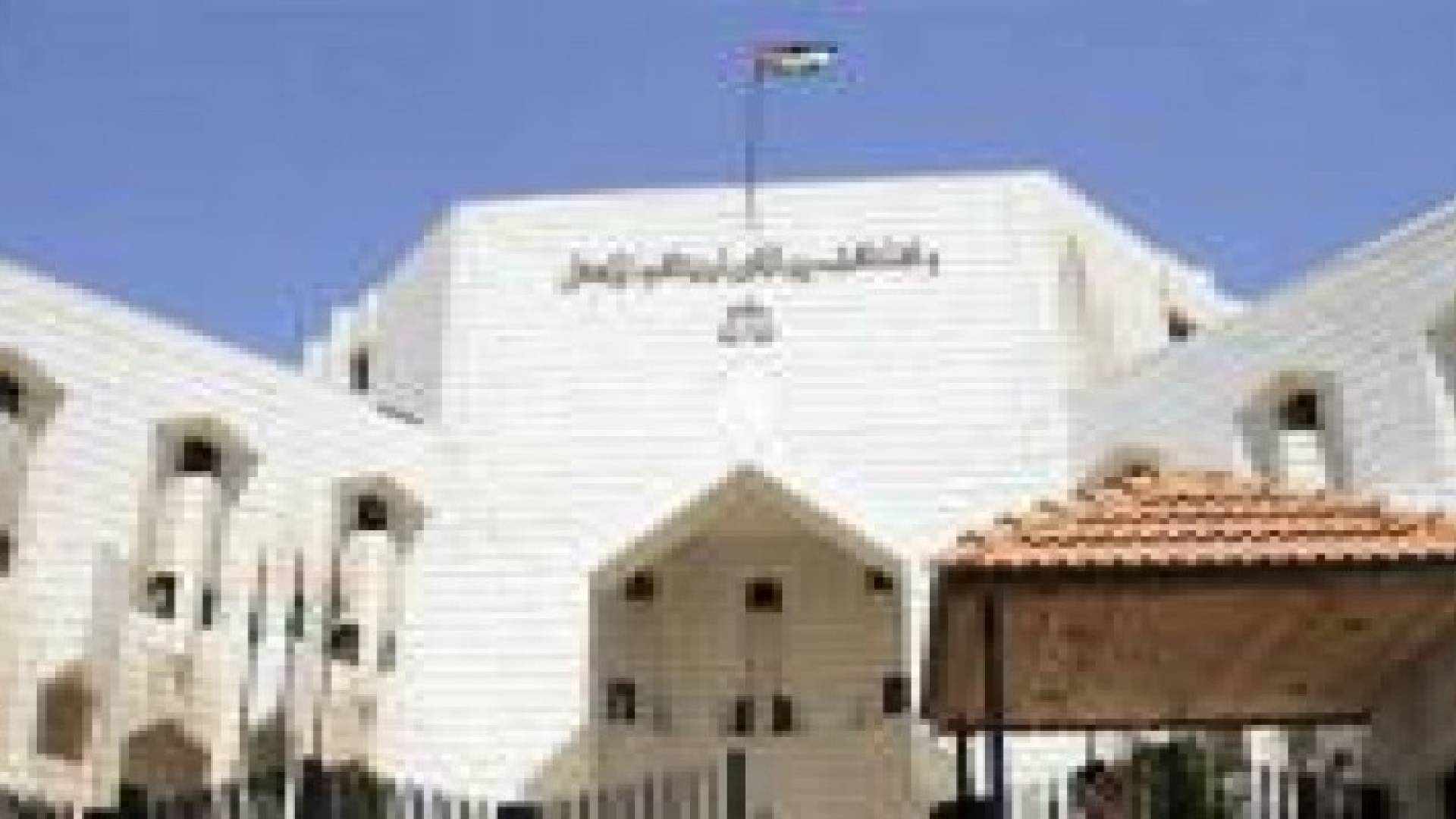 حبس 5 متهمين سنة بسبب "صفعة على الوجه "