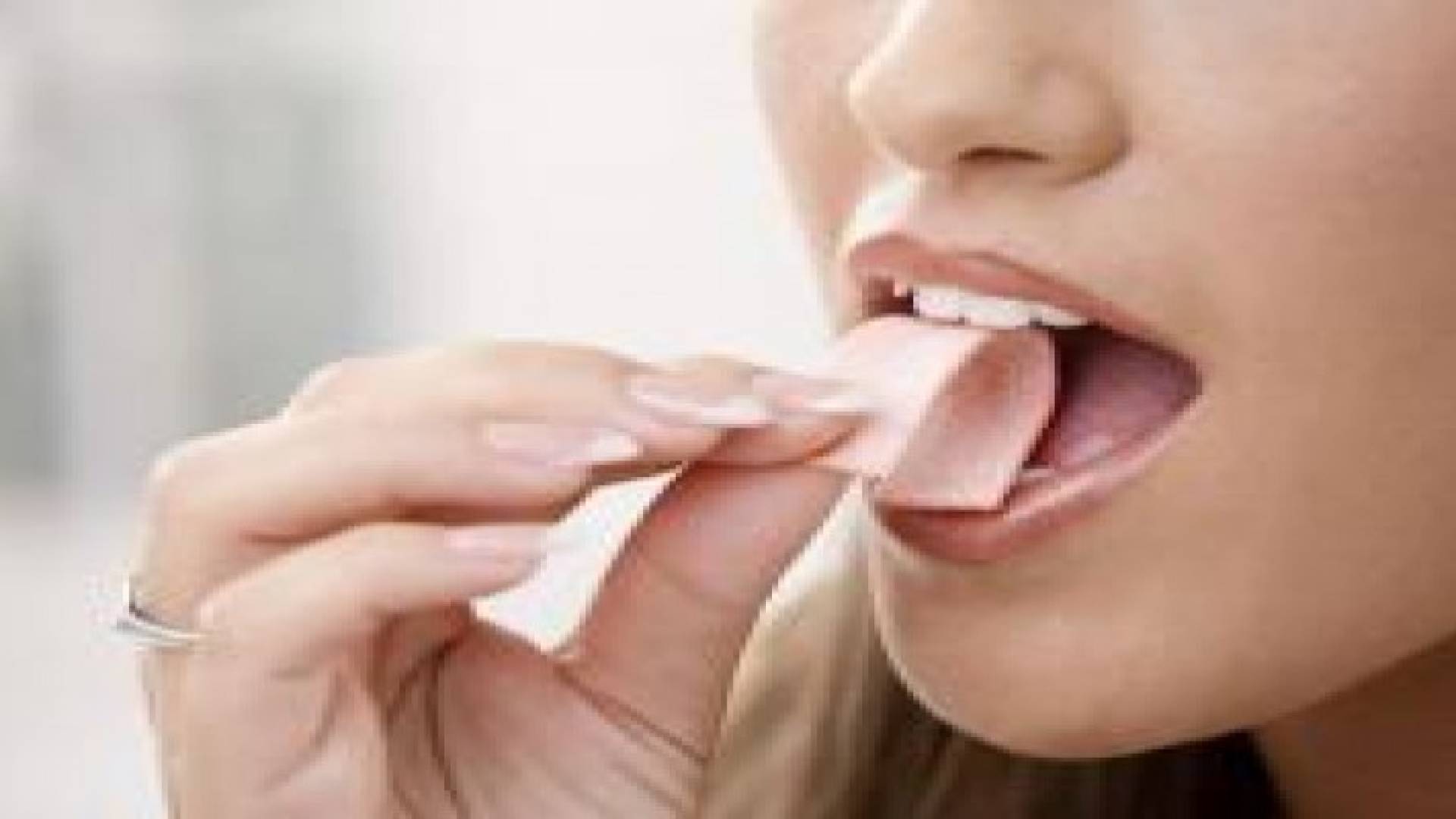 العلكة تحمي أسنانك