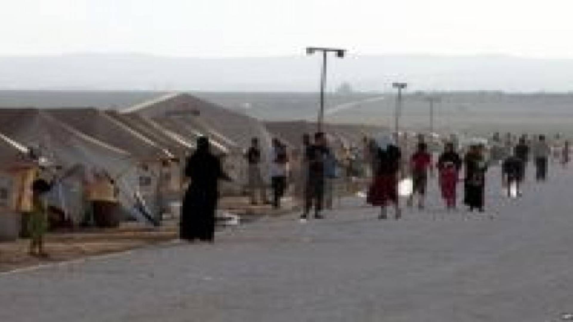 اللاجئون يشترون السلعة ببصمة عين