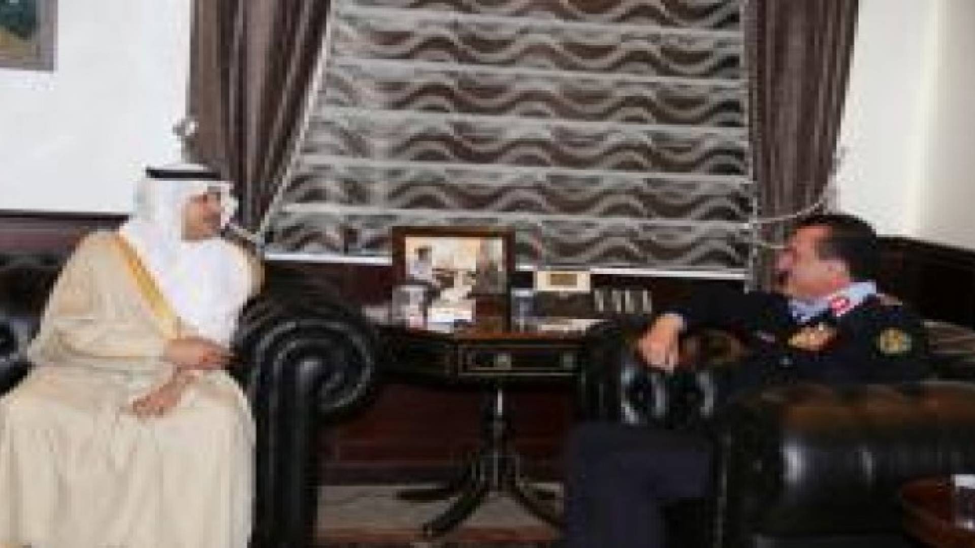 مدير الامن العام يستقبل السفير السعودي