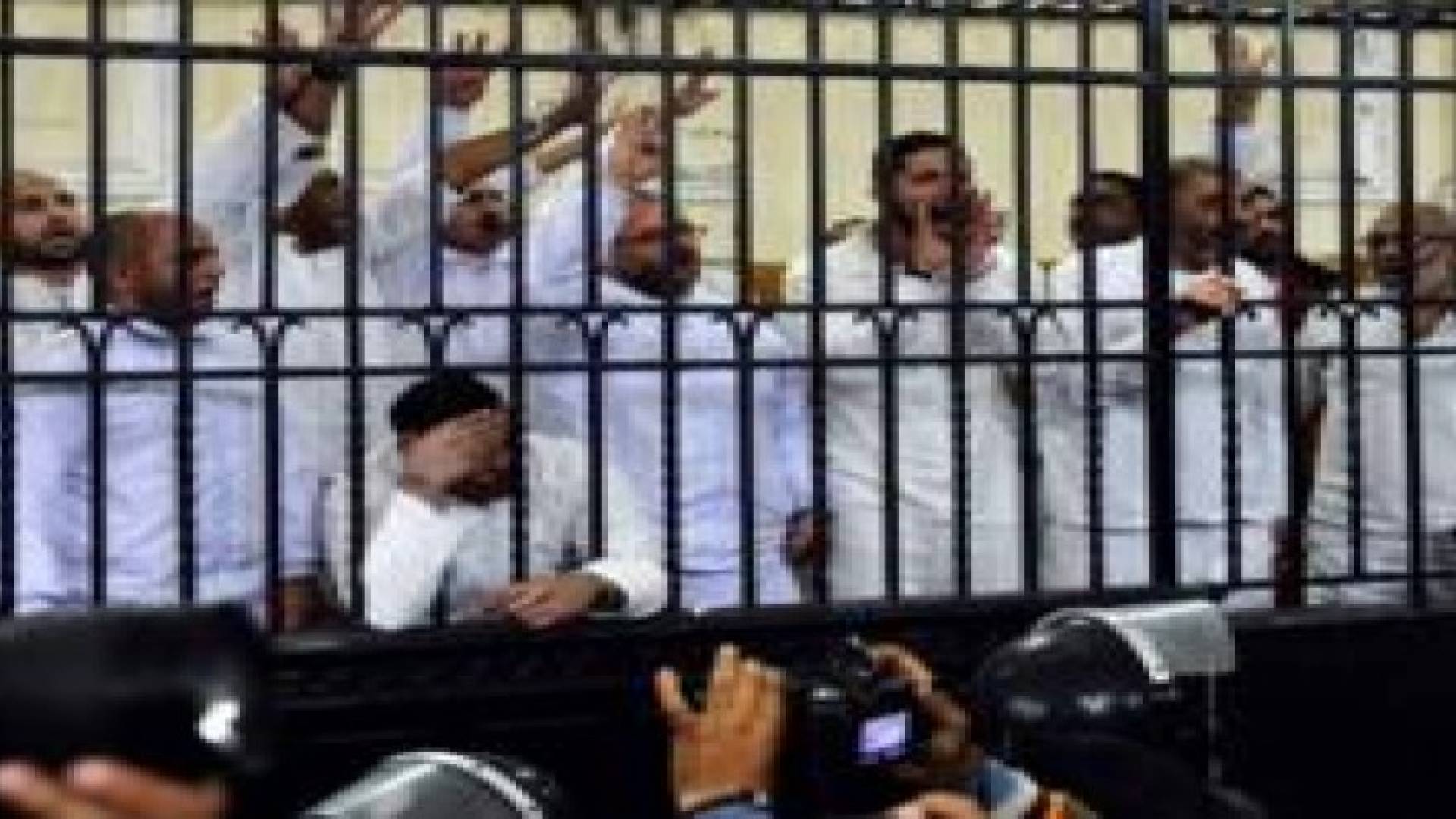 براءة 40 قياديا إخوانيا بمصر من تهمة "محاولة الهروب "