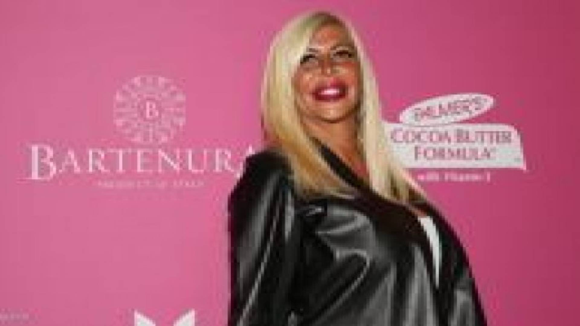 وفاة نجمة تلفزيون الواقع أنجيلا رايولا