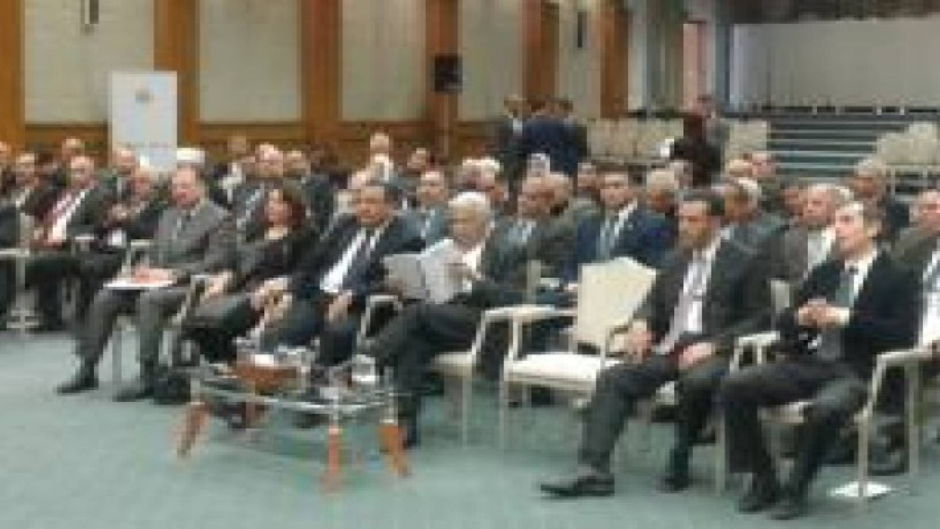 النسور يفتتح اللقاء الحادي عشر لمنتدى القيادات الحكومية