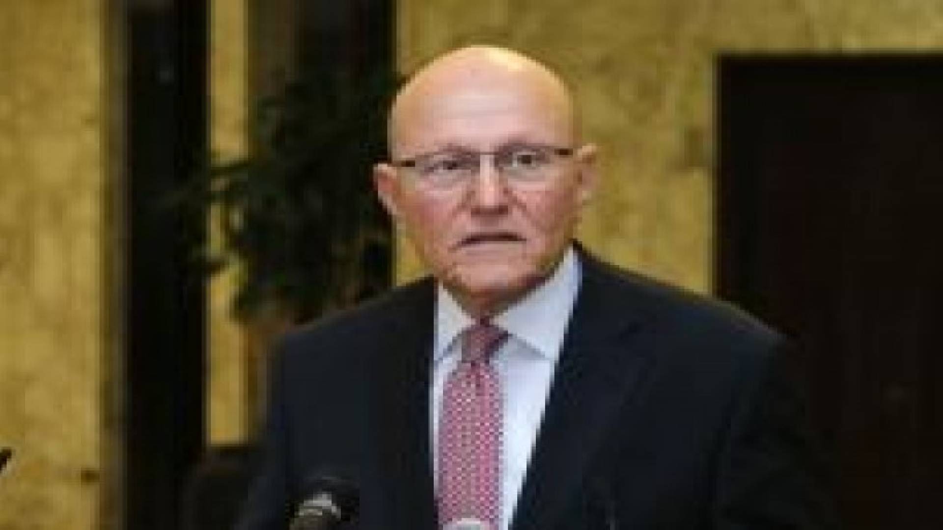 سلام يناشد السعودية بشأن قرار وقف المساعدات