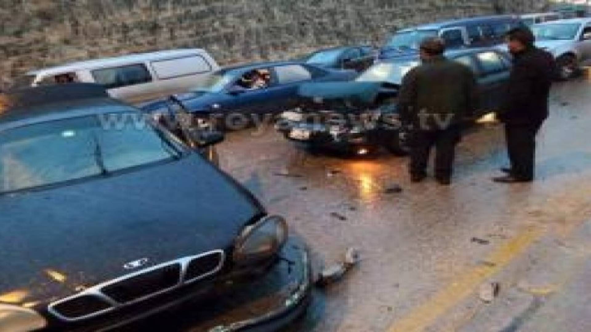 اربد: 25 اصابة اثر حادث تصادم بين حافلتين .. صور