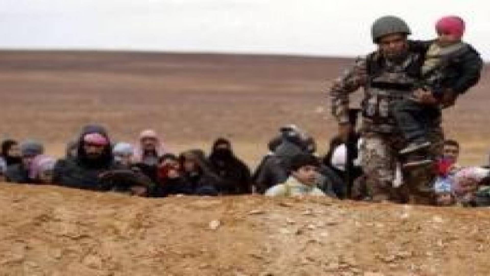 "حرس الحدود تستقبل 74 لاجئا سوريا