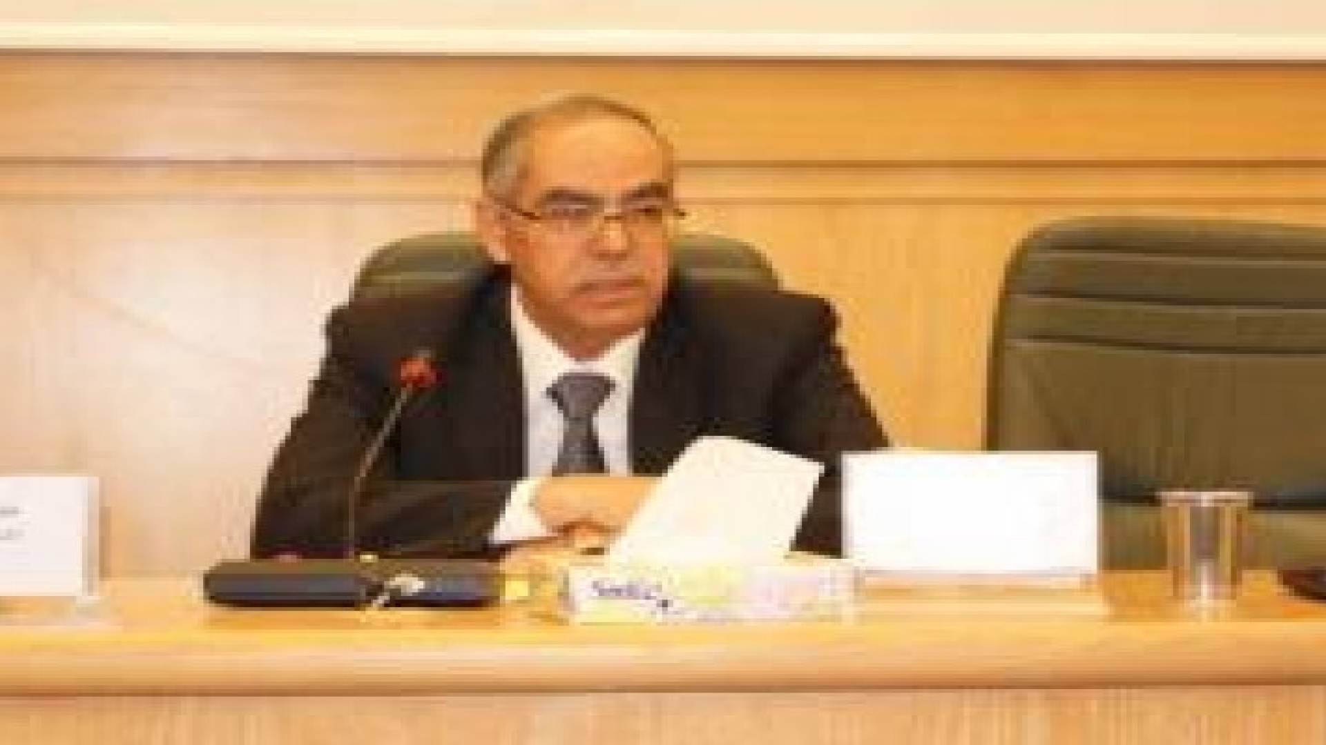 الخرابشة : قيام الموظف باداء عمله بكفاءة للمواطنين يعتبر خدمة وطنية