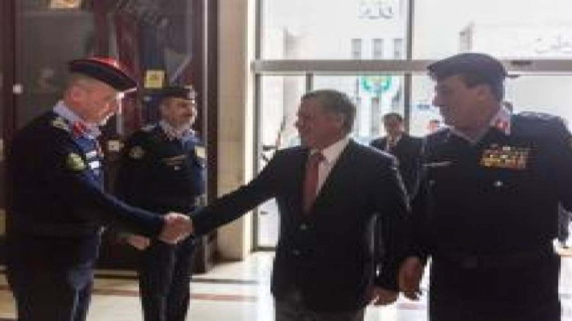 القائد الأعلى يزور مديرية الأمن العام