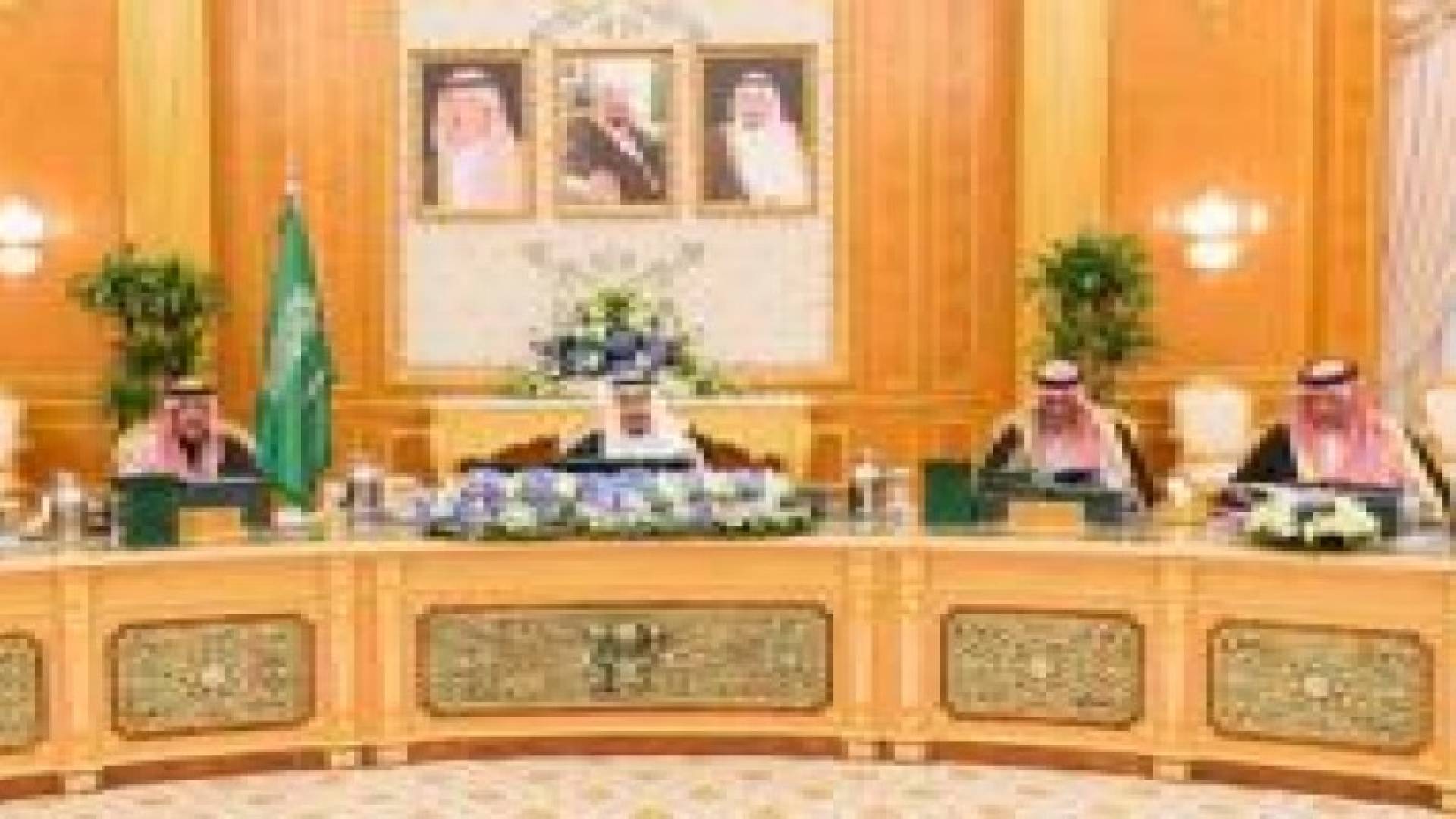 السعودية: لن نتخلى عن لبنان المصادر قراره من حزب الله