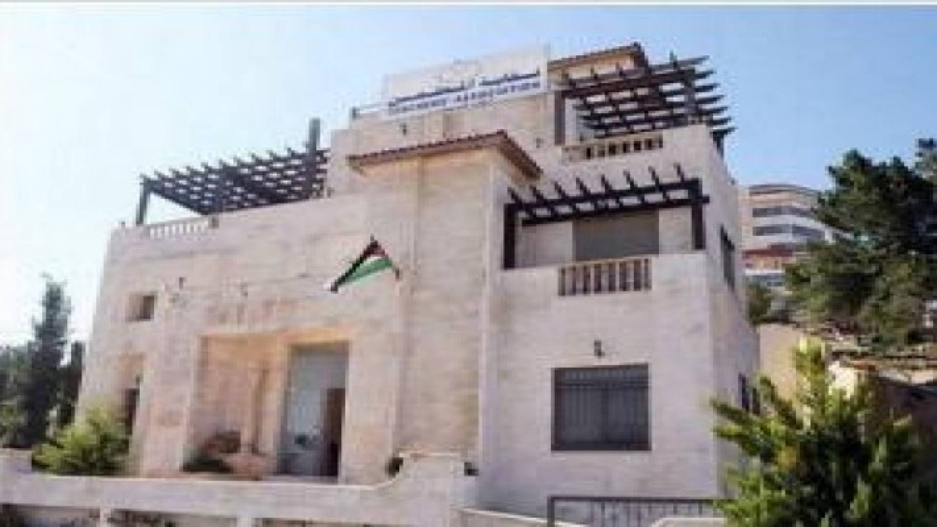 "تفسير القوانين": المعلم يفقد عضوية النقابة عند التقاعد