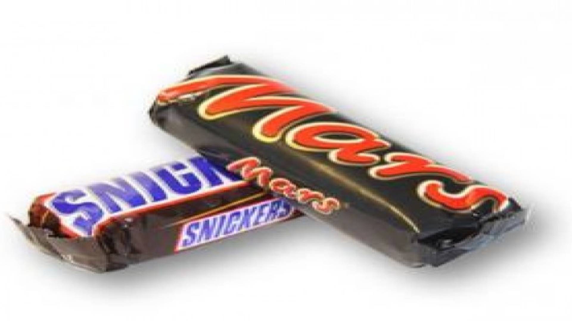 بترا : جمع شوكولاتة مارس وسنيكرز بعد العثور على قطع بلاستيك داخلها