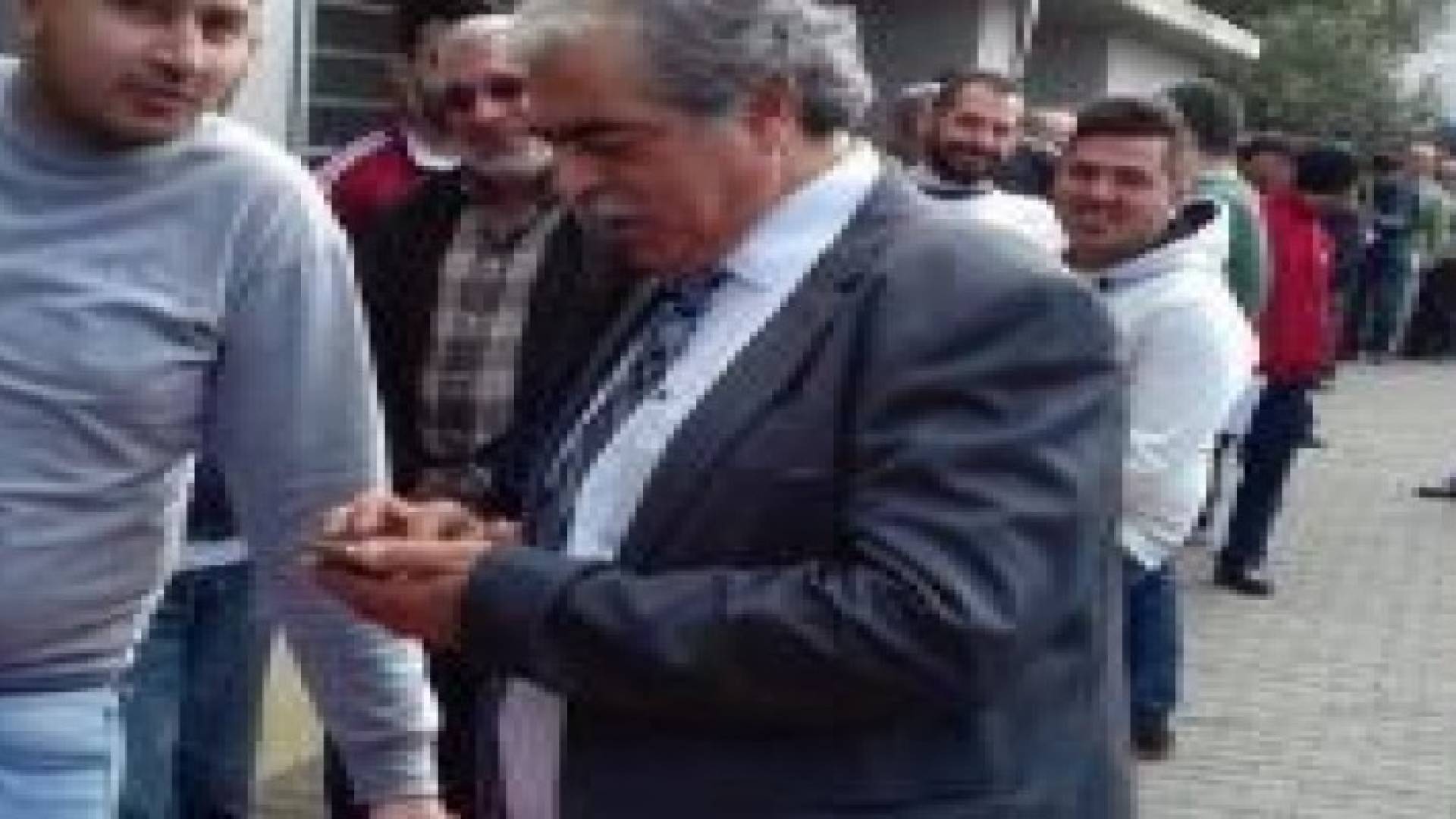 الحريري الابن يلتقي شبيه أبيه!