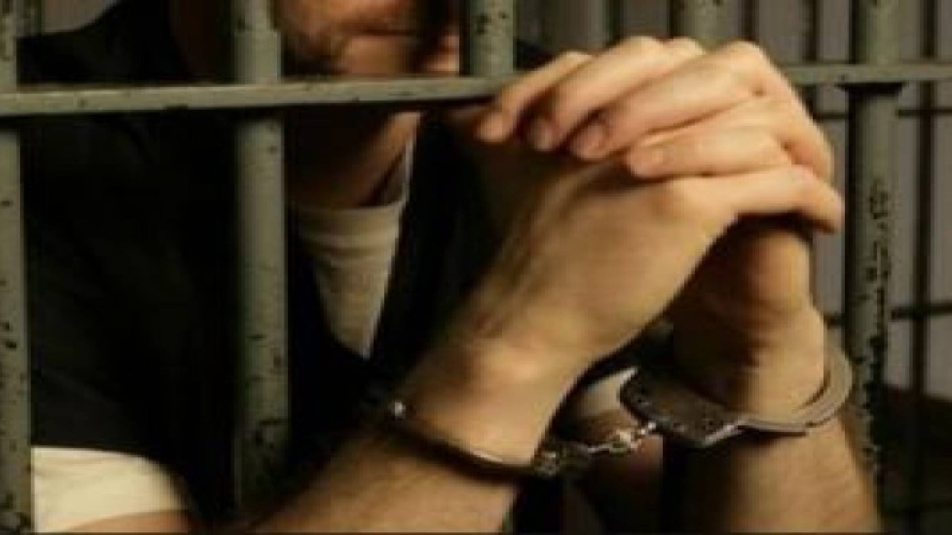 الاشغال الشاقة لمتهم هرب 330 الف حبة مخدرة بالواح حجر