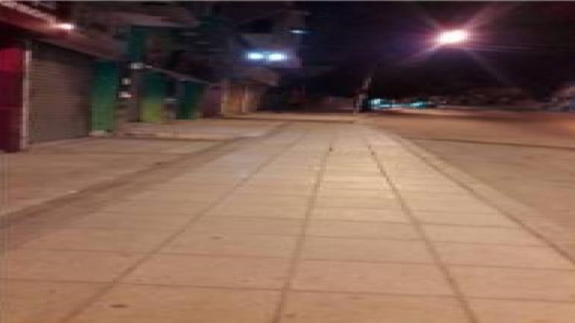 حملة لازاله العوائق على الارصفة في شوارع صويلح .. صور
