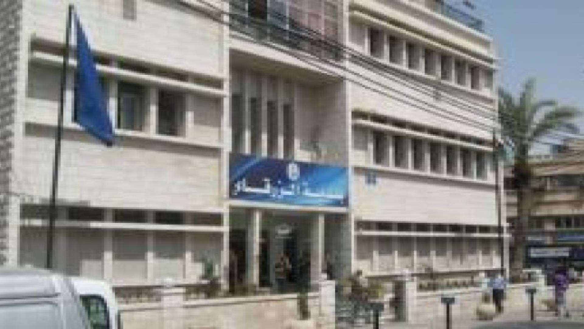تعبيد مليون متر مربع من شوارع الزرقاء