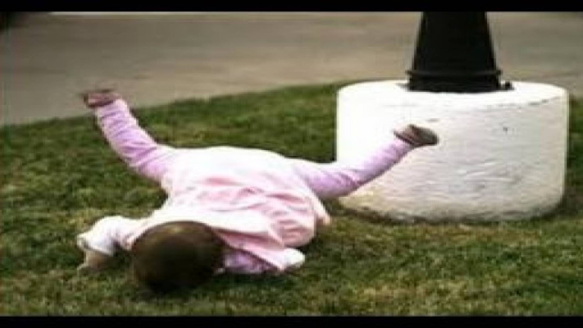 جرش: سقوط طفل من الطابق الثاني