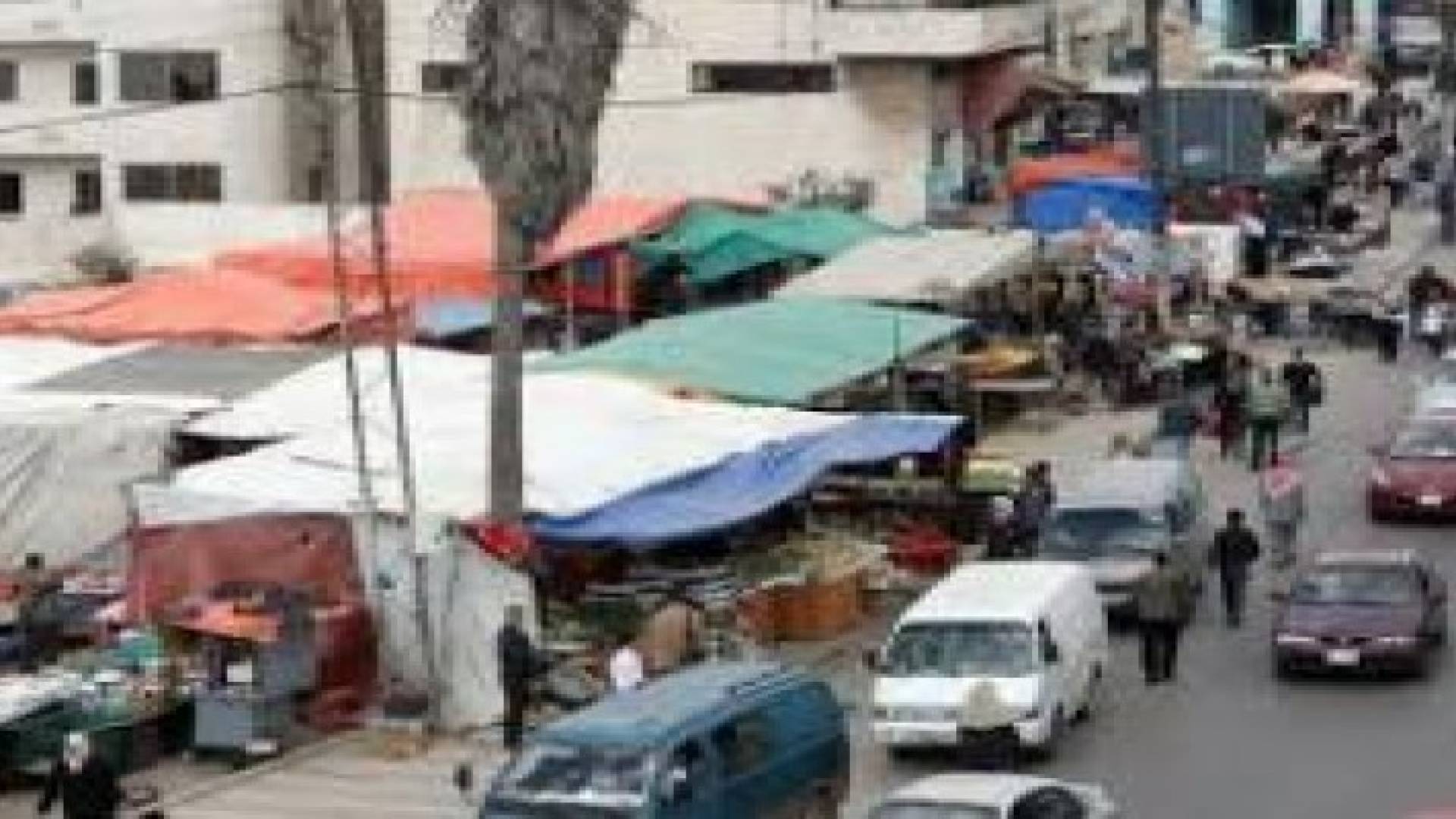 الأمانة مصممة على إعادة أرصفة صويلح للمشاة