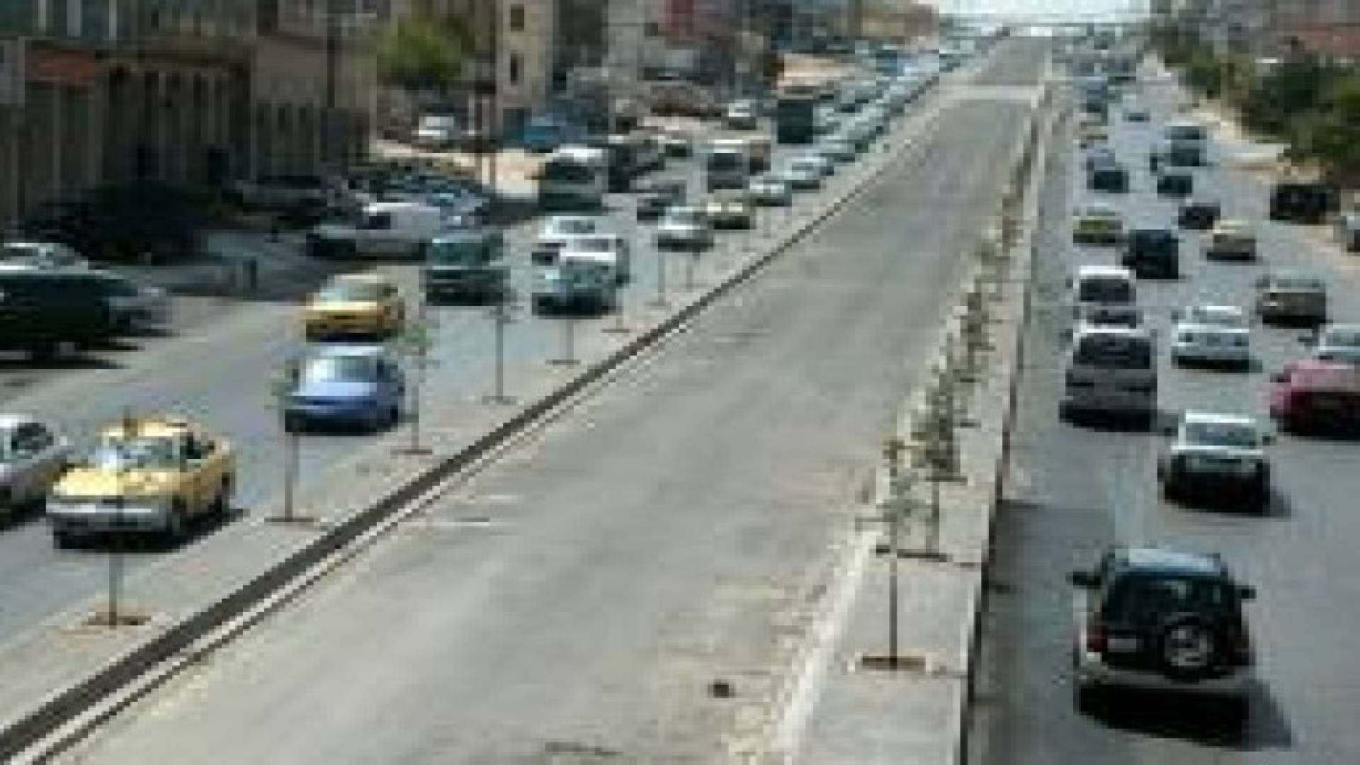 جسر يربط شارع الملكة رانيا مع شارع ياجوز