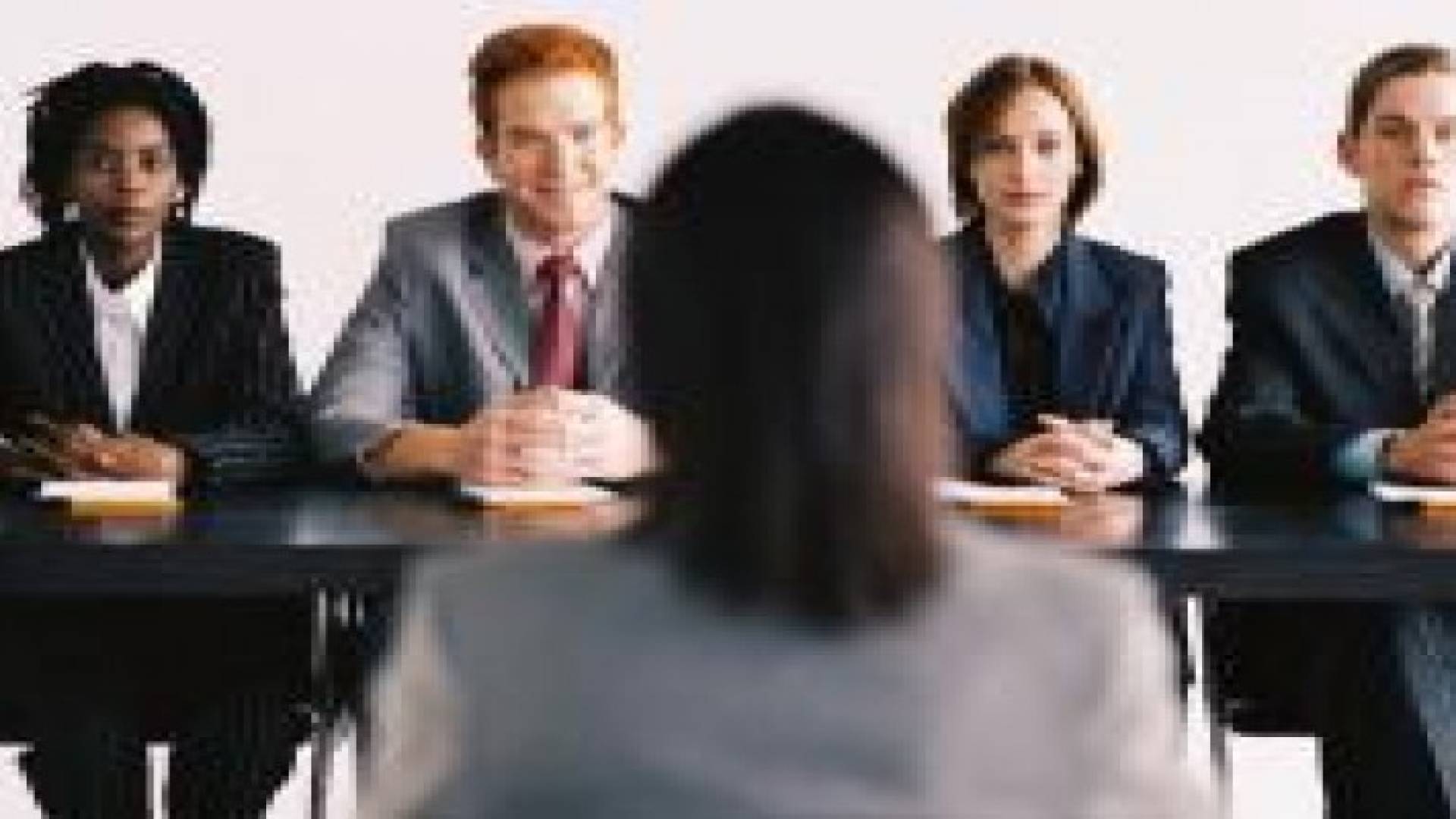 6 حركات جسدية تضمن لكي الحصول على الوظيفة