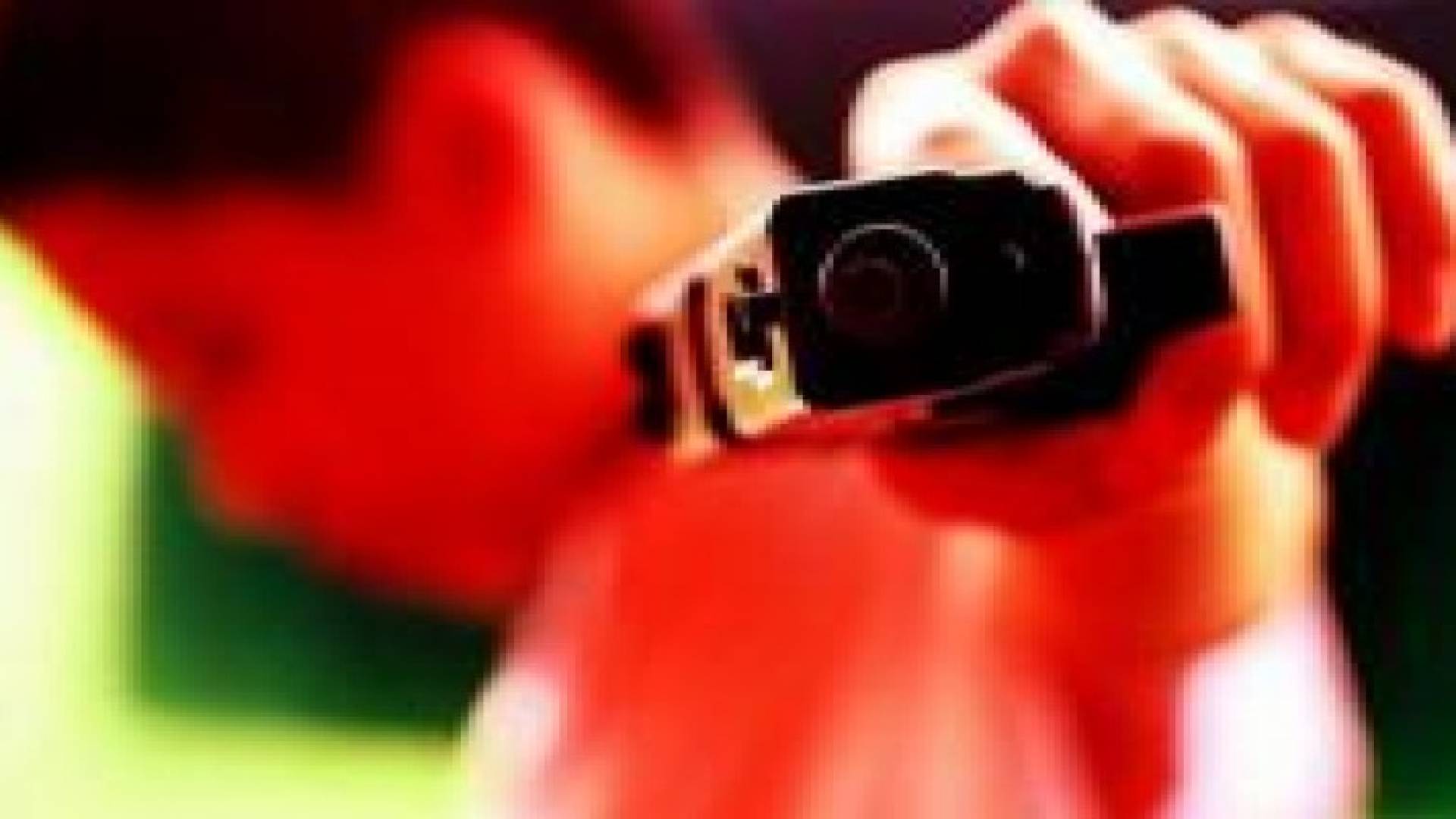 لبنان.. طفل يقتل أمه بمسدس والده