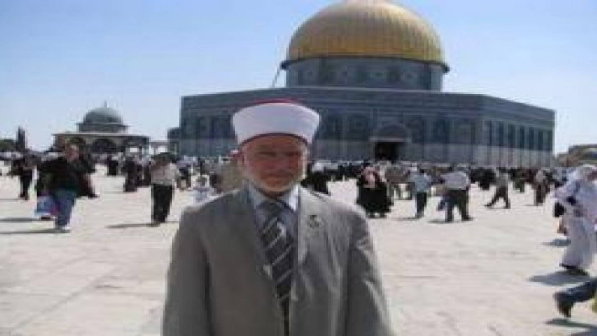 مفتي القدس يستنكر منع الشخصيات الفلسطينية من دخول الأقصى