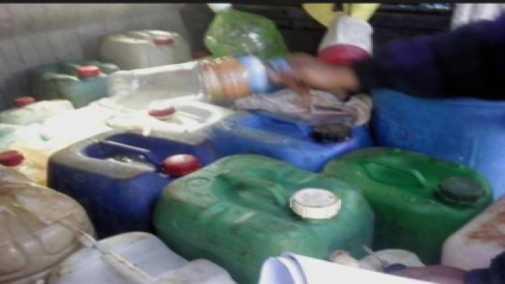 ضبط منظفات وشامبو غير صالحة للاستعمال
