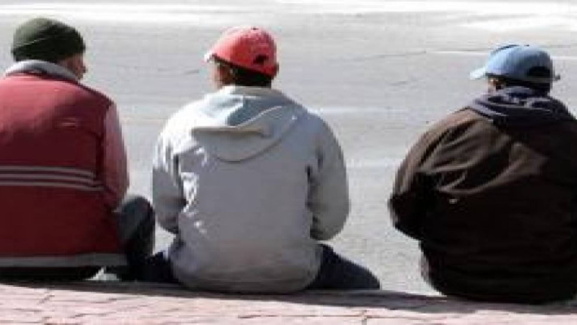 منح مئات التصاريح للعمالة السورية