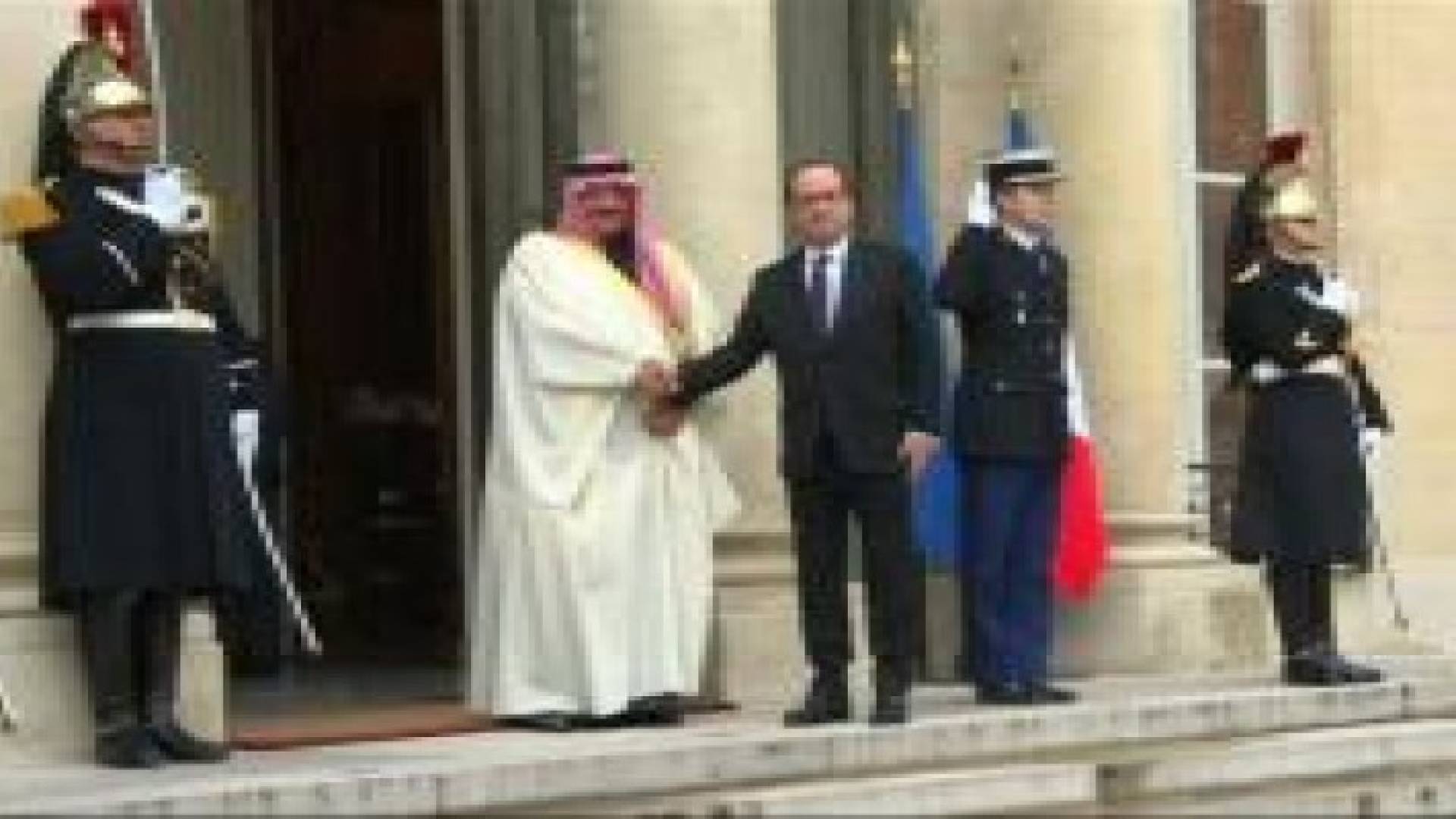 مباحثات بين ولي العهد السعودي وهولاند