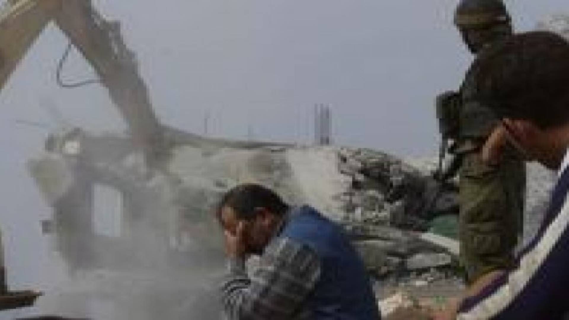 إسرائيل تشرد 440 فلسطينيا وتدمر 323 منزلا