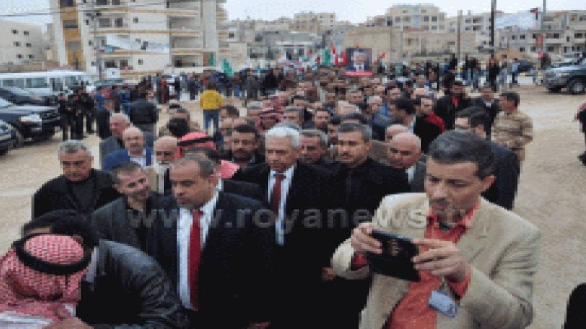 وفود رسمية وشعبية تزور بيت عزاء الشهيد راشد الزيود