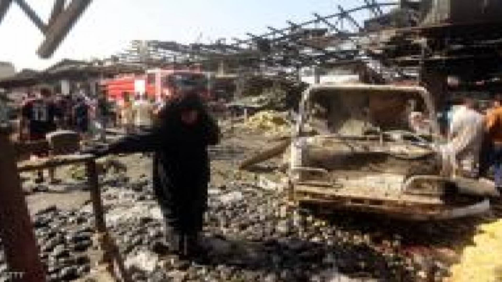 داعش الإرهابي يتبنى تفجيرا قتل فيه العشرات جنوب بغداد
