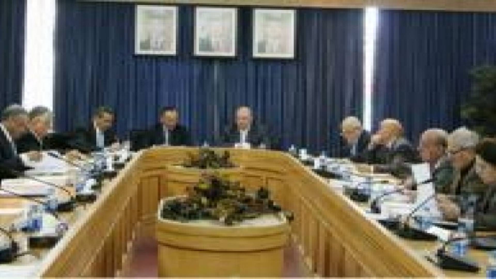 قانونية الأعيان تناقش حزمة قوانين