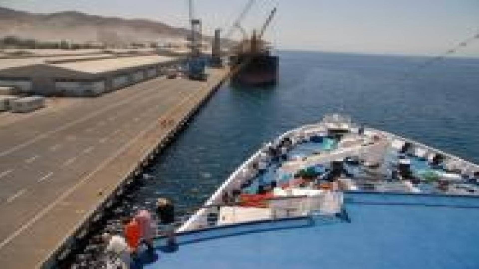 مجلس الوزراء يوافق على عمل دراسات مشروع سكة حديد تربط  العقبة بالميناء الجديد