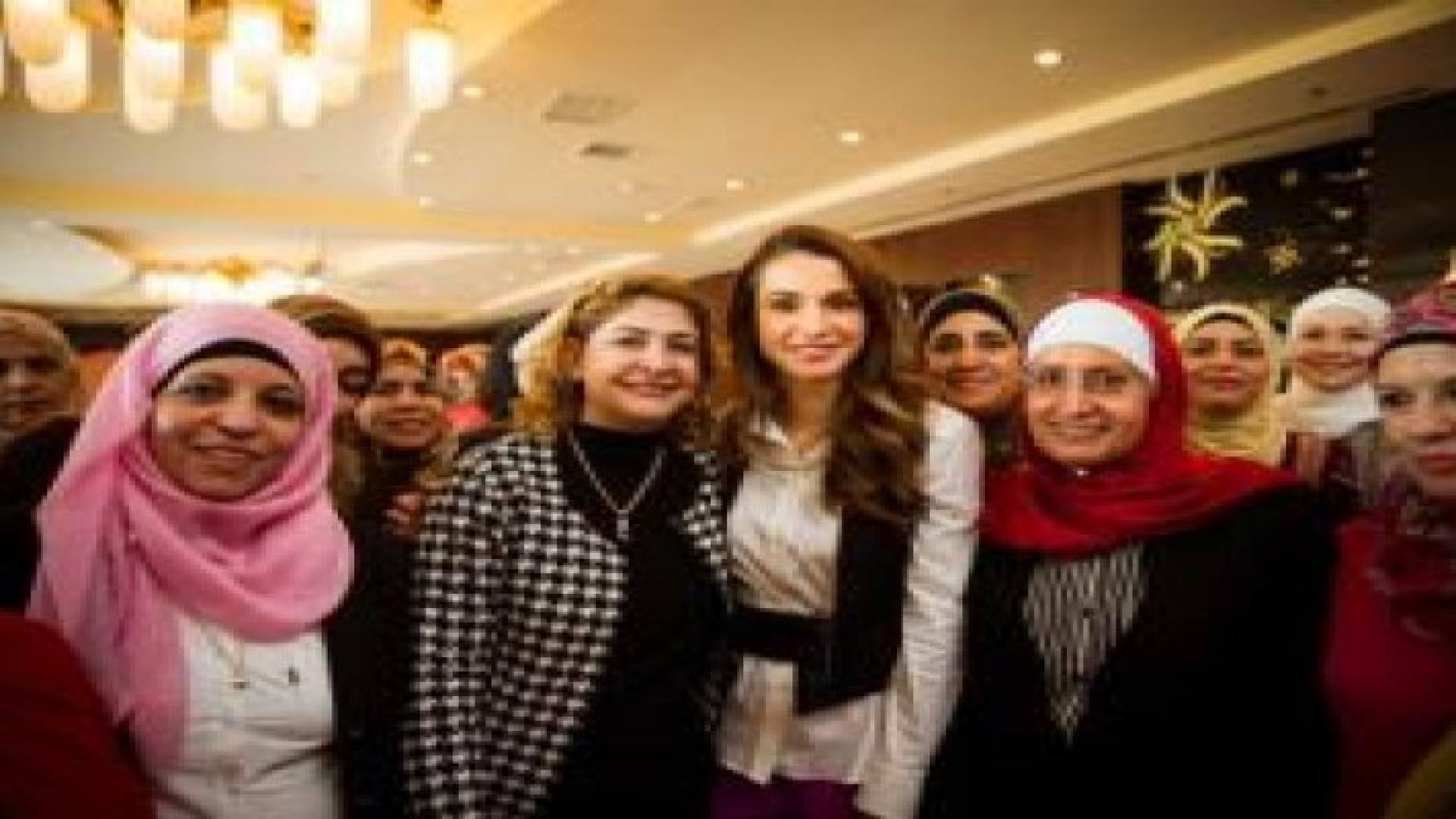 الملكة: مشاركة المرأة في المجتمع لا ترضي طموح جلالة الملك وطموحي للمرأة