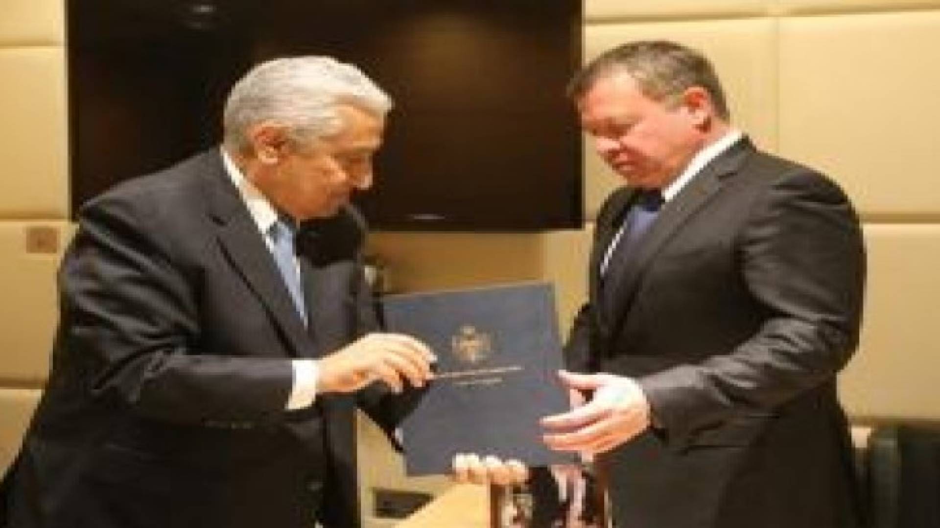 الملك يتسلم الخطة الوطنية الشاملة لحقوق الإنسان