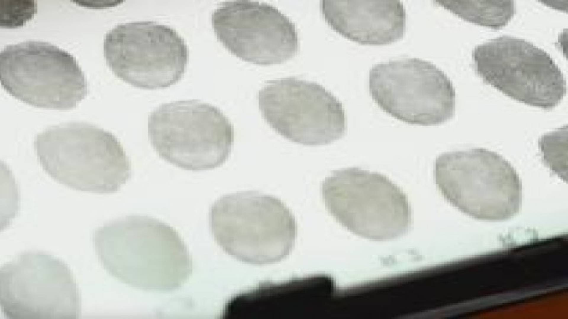 بالفيديو : خداع قارئ البصمات بالهواتف الذكية أمر سهل!