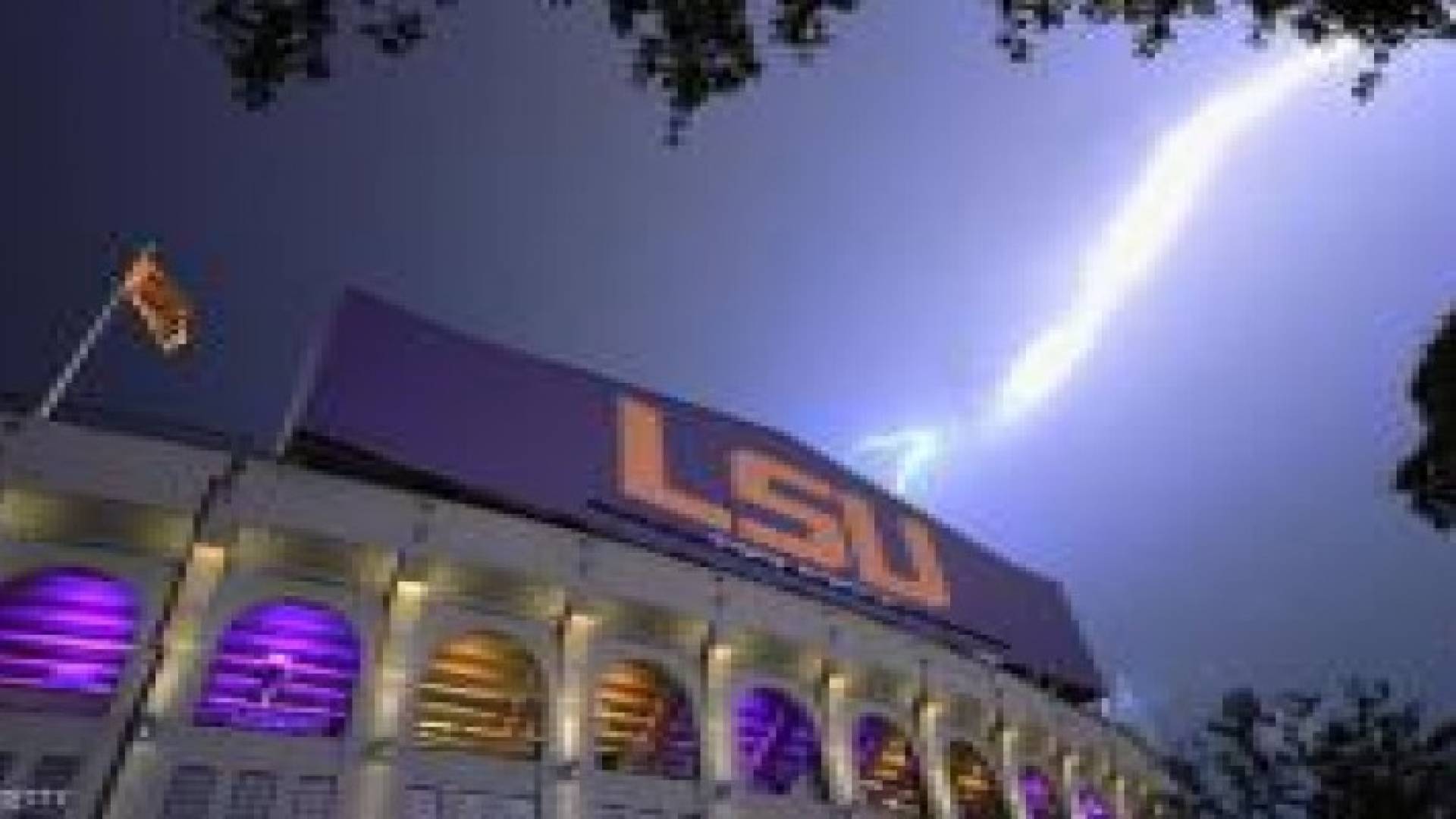 بالصور : عواصف رعدية عنيفة تضرب جنوب أميركا